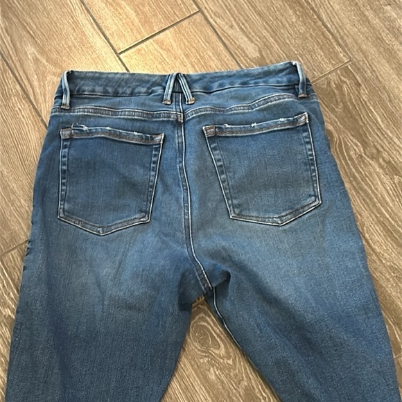 EUC Good American Good Legs High Rise Crop Distressed Size 12/31 style GLCNF73IT - Picture 7 of 10